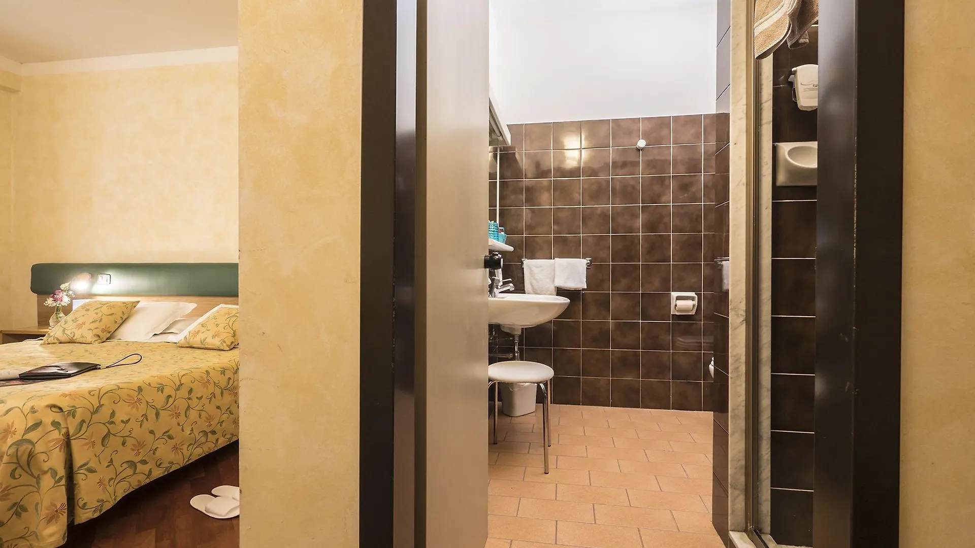 Hotel Vega Perugia 3*,  Italia